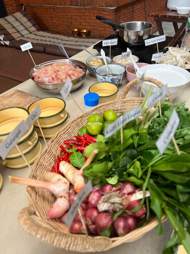 5 Cheap & Delicious Local Street Vendors Near Khao San