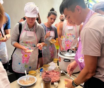 LINE_ALBUM_Cooking Class Wonton Soup_๒๓๐๘๑๘_17